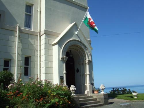 Tyr Graig Castle Hotel Barmouth Exterior photo